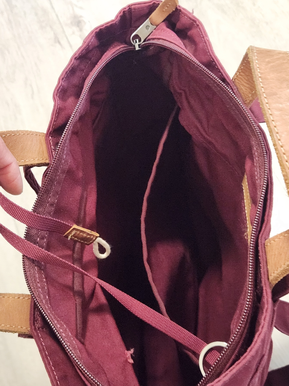 Fjallraven Totepack No 1 Maroon Burgundy G-1000 Leather Convertible Bag - Picture 7 of 7